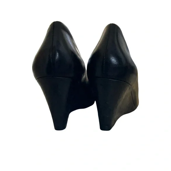 Coach Signature Wedge Peep-Toe Shoes monogram 
Size: 8 Black EUC - Picture 7 of 14